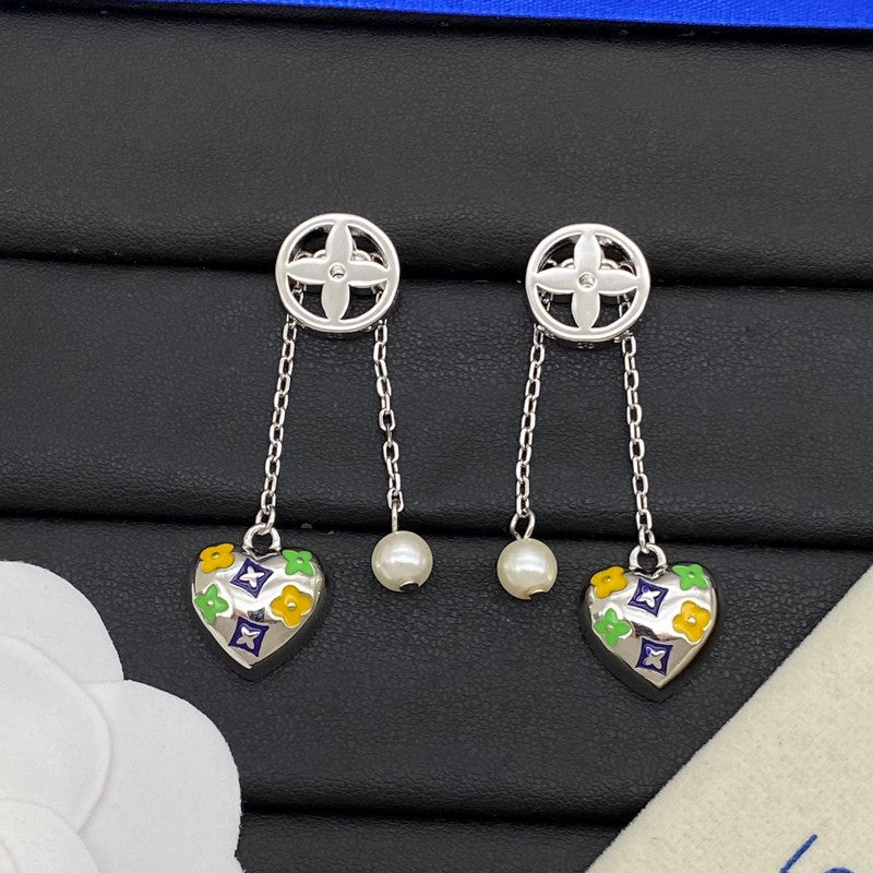 18K Louis Vuitton Diamond Pearl Drop Earrings